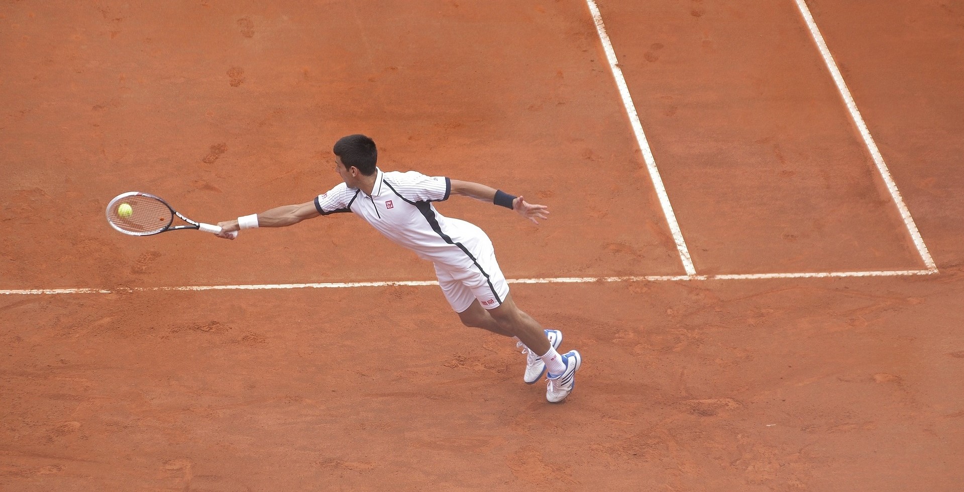 Djokovic - gracz tenisa - na korcie